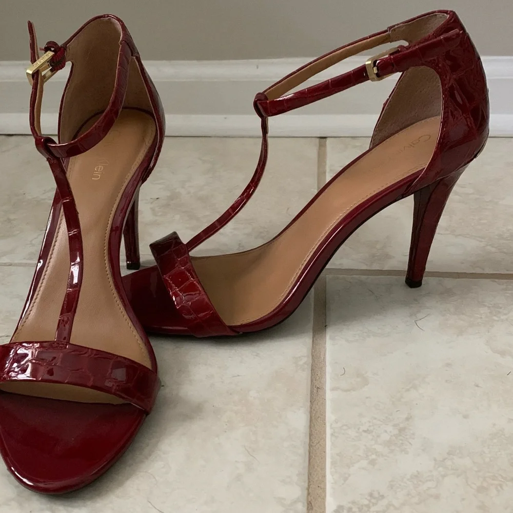 CK red croc t-strap heeled sandal - Picture 1 of 6